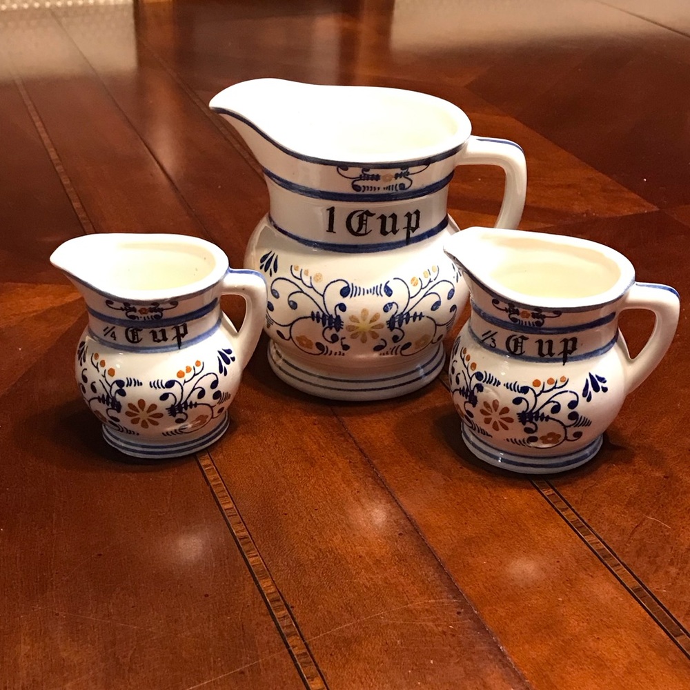 Vintage Ceramic Measuring Cups
